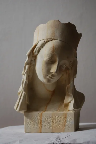 Kopie madony vyhotovená z opuky